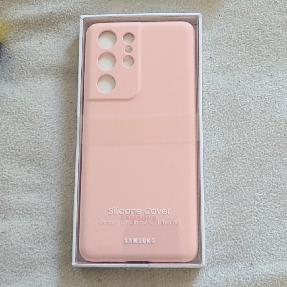 Pink silicone Samsung phone cover